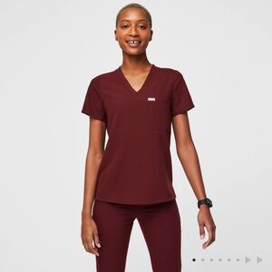 NWT Figs Catarina One-Pocket Scrub Top Burgundy Sz 2XL